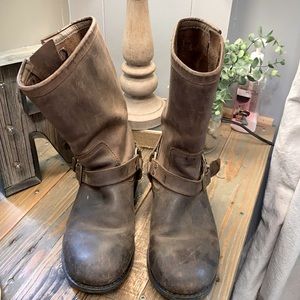 Mens Harley Boots. Brown Rugged Leather.  Size 10